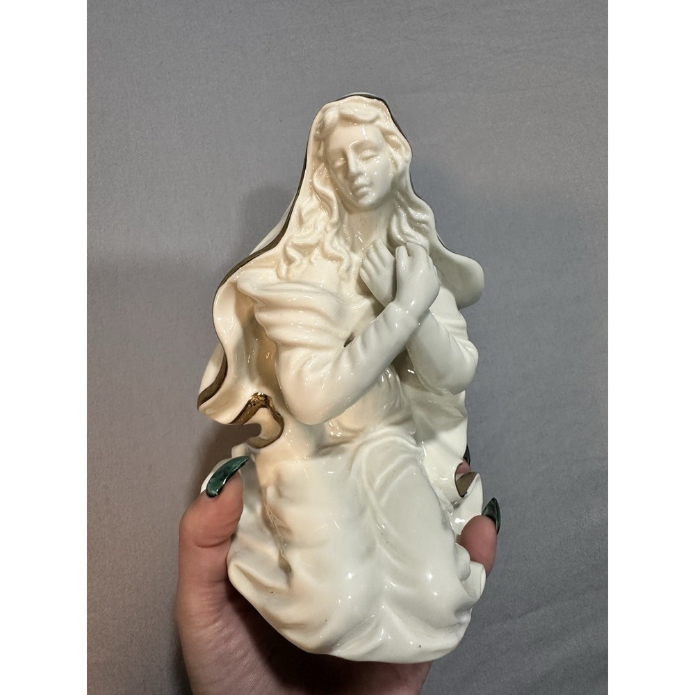 MIKASA HOLY NIGHT NATIVITY HOLY MARY FIGURINE FINE PORCELAIN GOLD TRIM